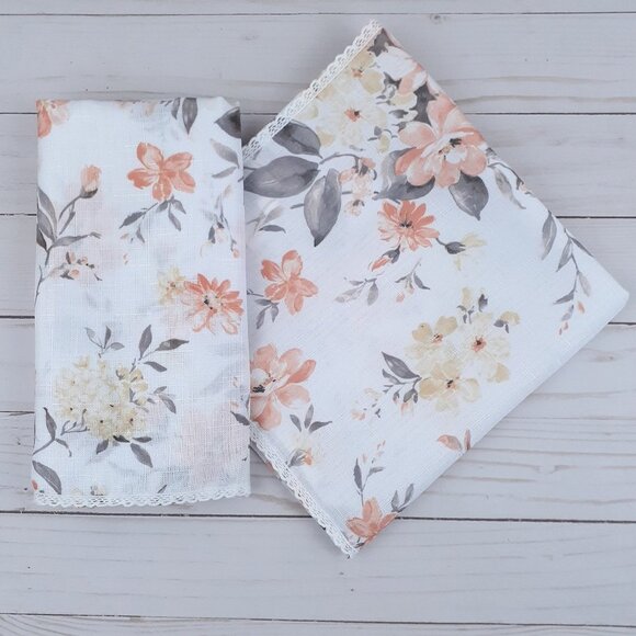 Fabric Dinner Napkins Floral Flowers Lace Edge 17x17 in Set of 4 - Picture 1 of 4